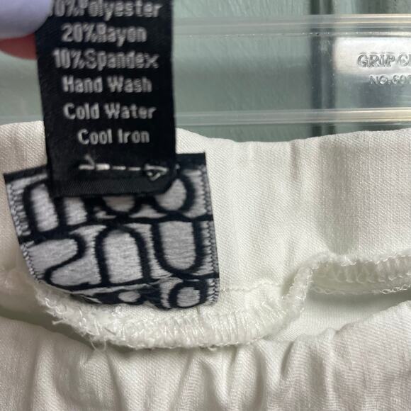 Clara Sun Woo Pants Womens 1X Straight Leg Pull On White Stretch USA Crop Resort - Picture 3 of 3